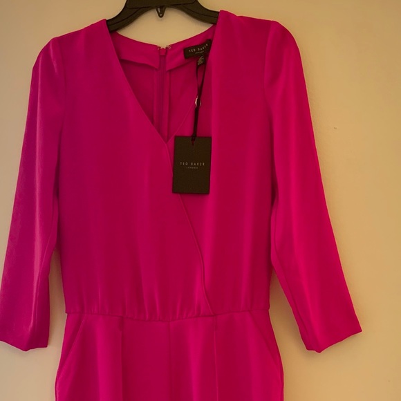 NWT. Ted Baker deep pink Ariyell Romper - Picture 3 of 3